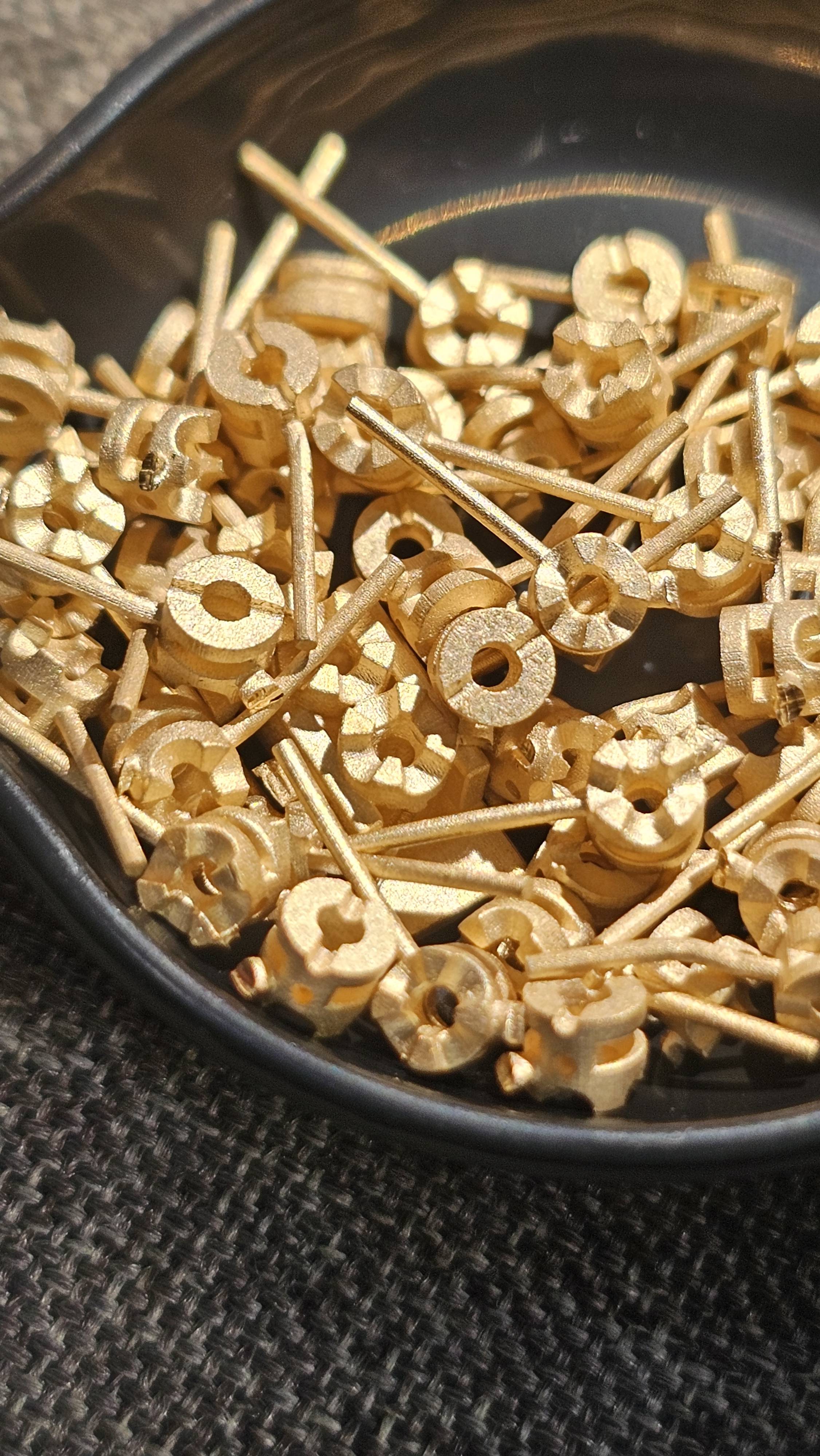 Siamrington Bangkok 18K solid gold and platinum fine jewellery raw materials for custom bespoke commissions