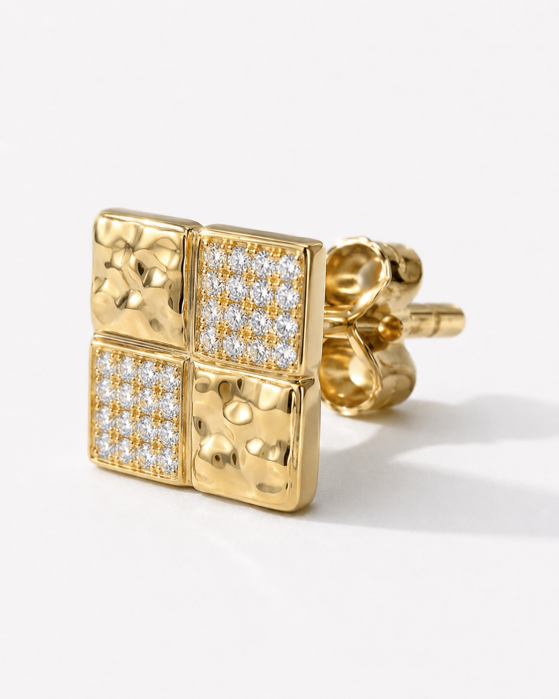 0.64 ct.tw. The Matrix Hammered Studs